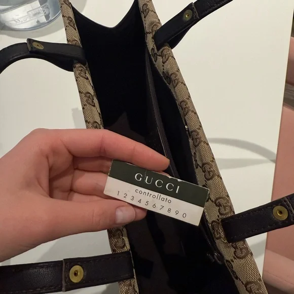 Authentic Gucci Bag - perfect for work - Picture 4 of 8